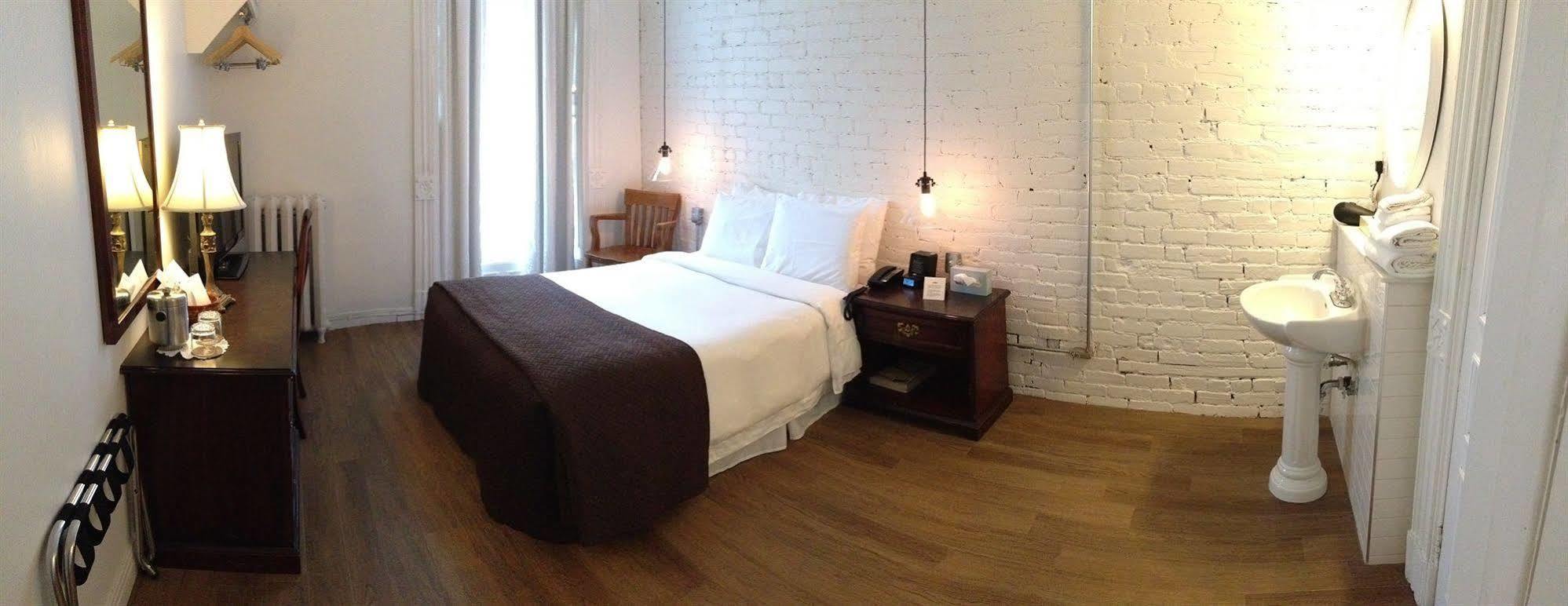 Ambrose House & Cafe - Self Check-In Guesthouse Montreal Ngoại thất bức ảnh